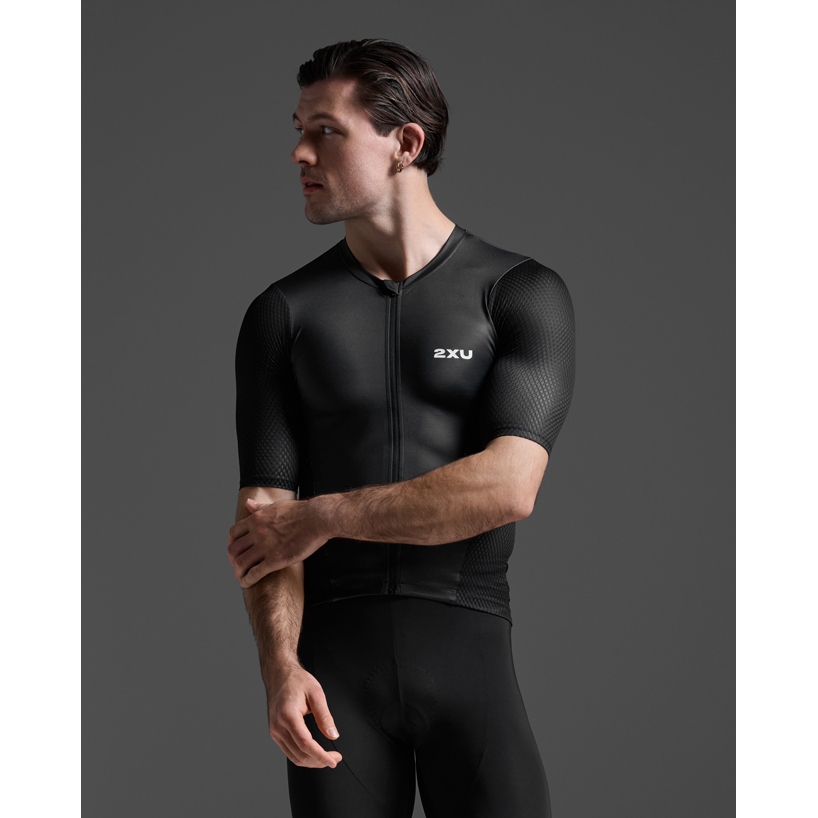 2XU Aero Hex Tri Sleeved Top Men - black/white | BIKE24