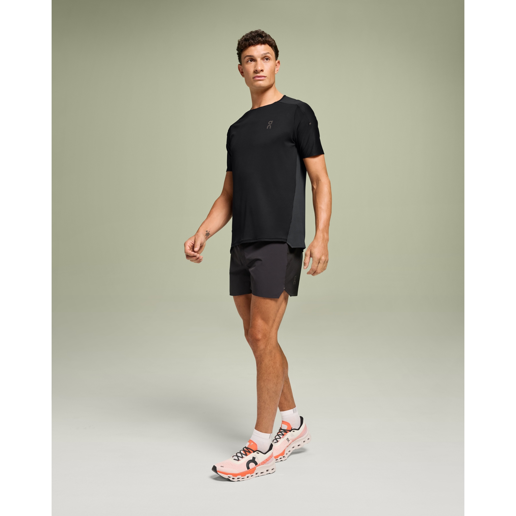 On Performance-T Running Shirt Men - Black | Eclipse | BIKE24