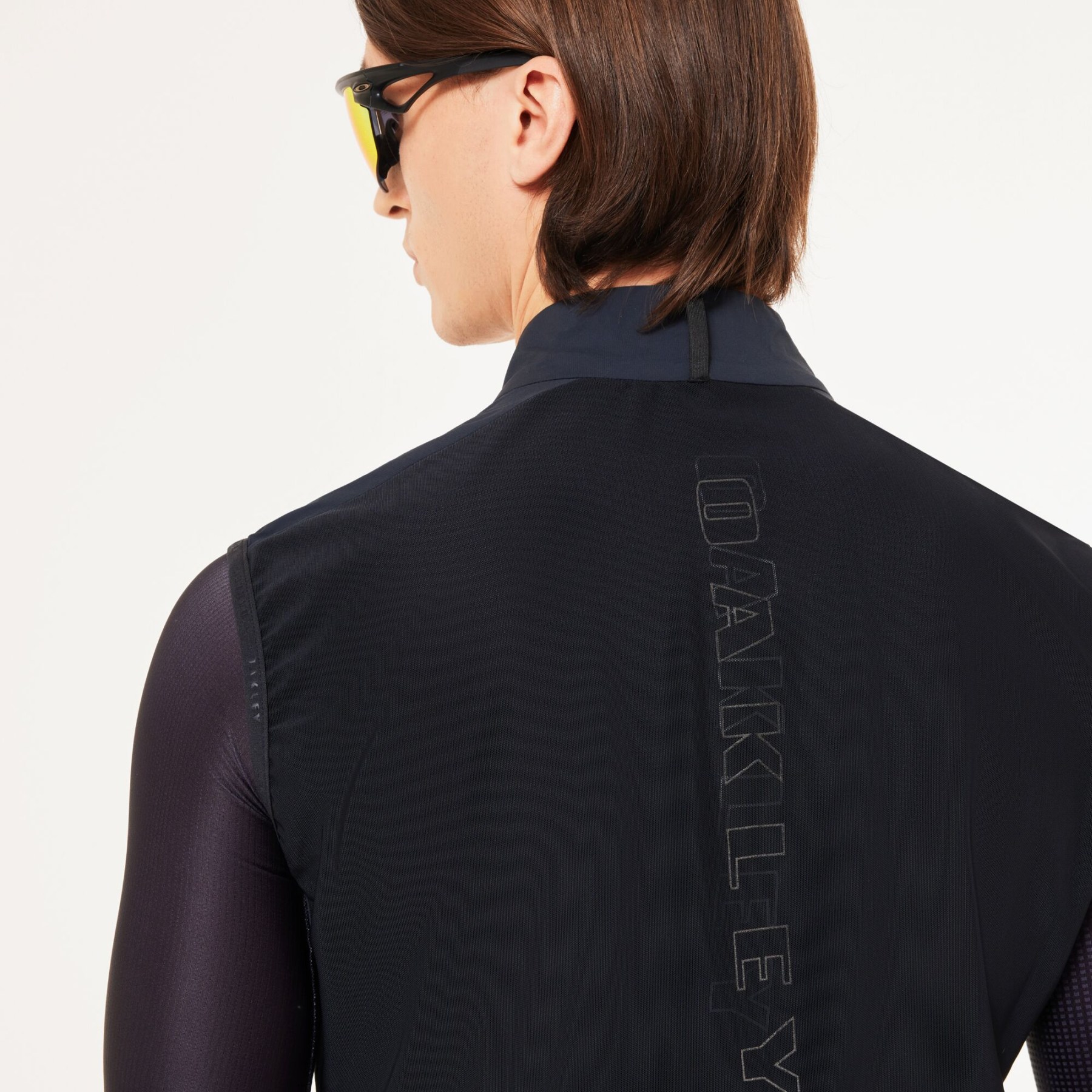 Oakley Endurance Packable 2.0 Windvest Heren - Blackout | BIKE24