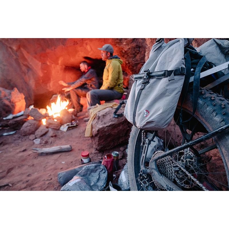 Revelate Designs Nano Paniers (Pair) - 2x11L - Grey/Graphite | BIKE24