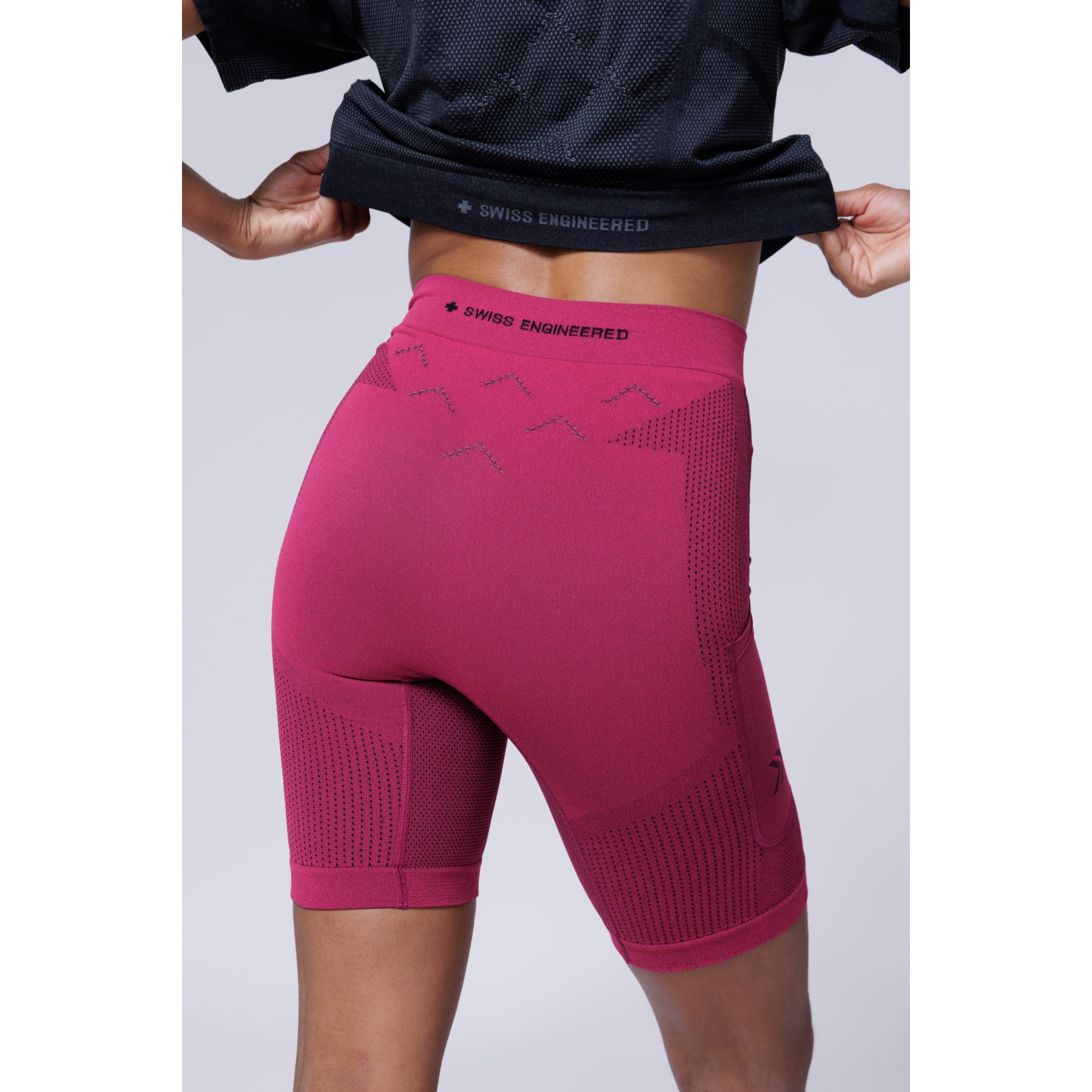 X-Bionic Xceed Run Short Tights Women - neo pink | BIKE24