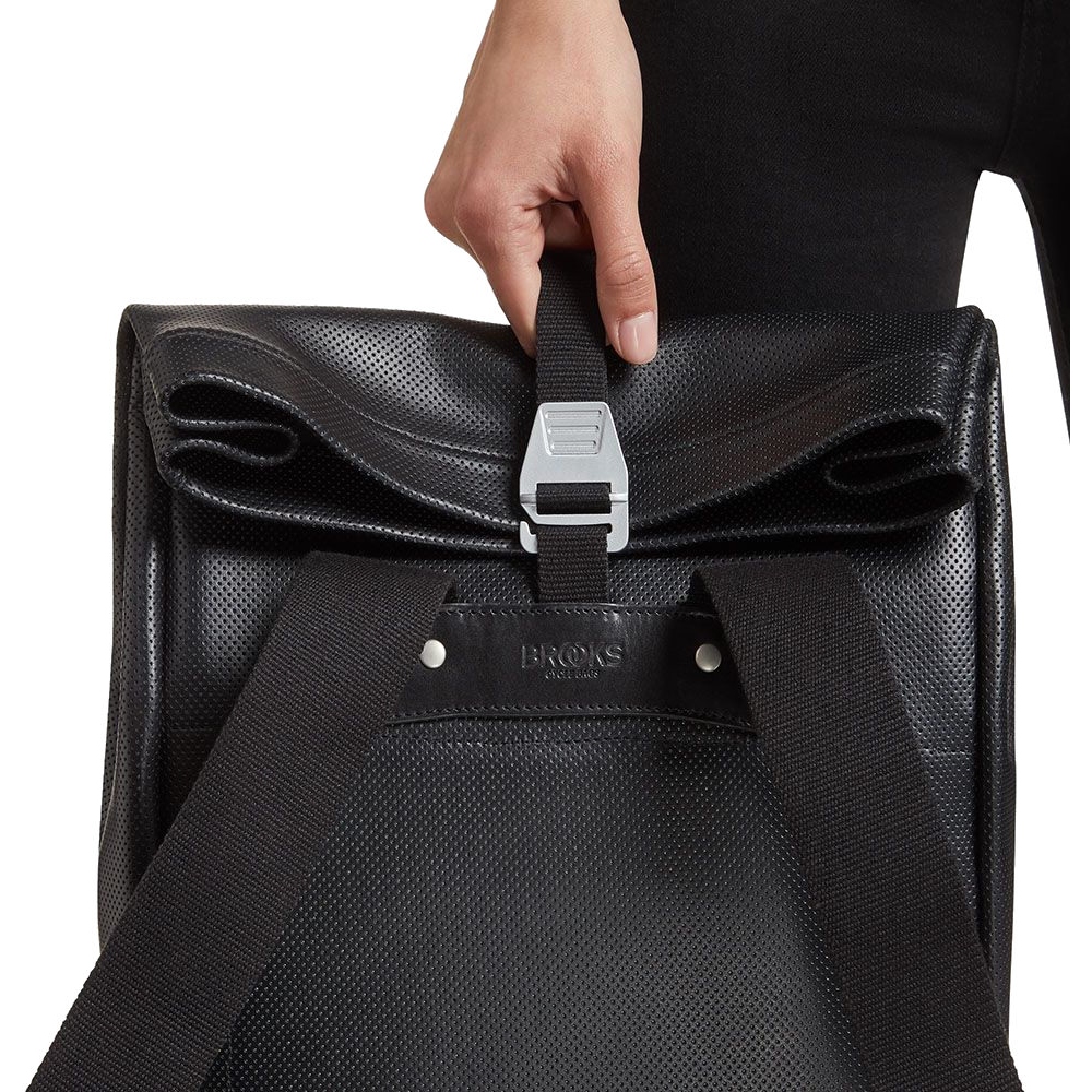 Brooks Pickwick Reflective Leather Backpack 26L - black | BIKE24