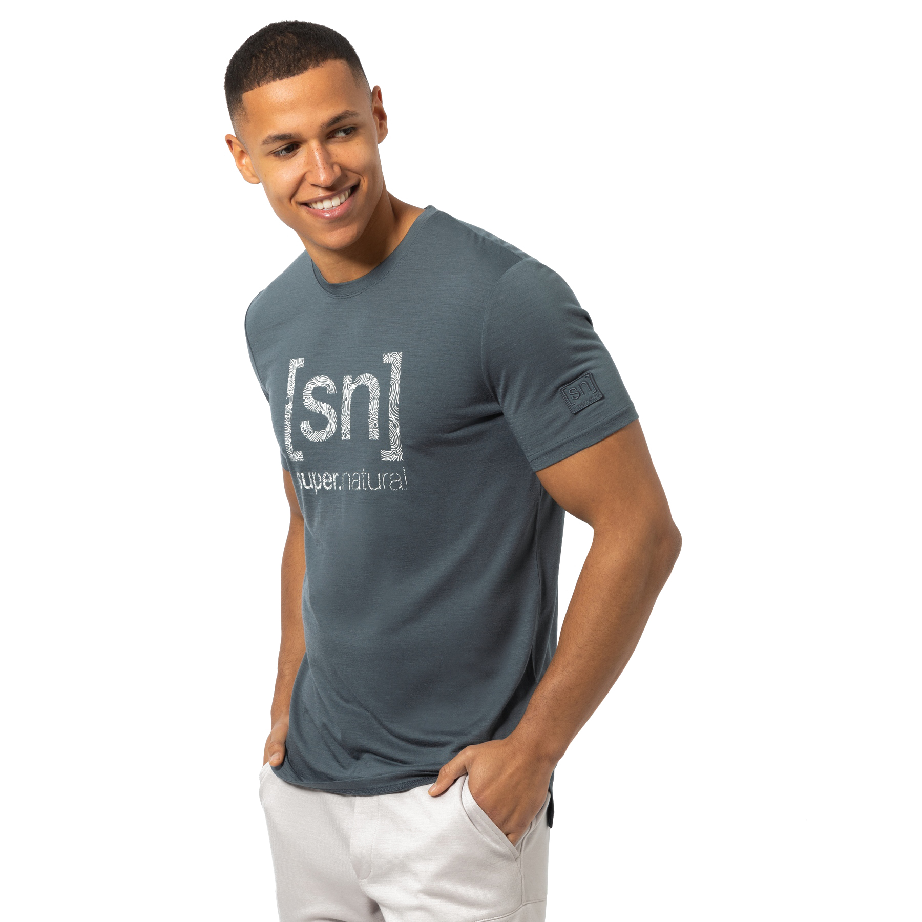 Produktbild von SUPER.NATURAL Logo Lines Bio T-Shirt Herren - Turbulence Blue/White Stone