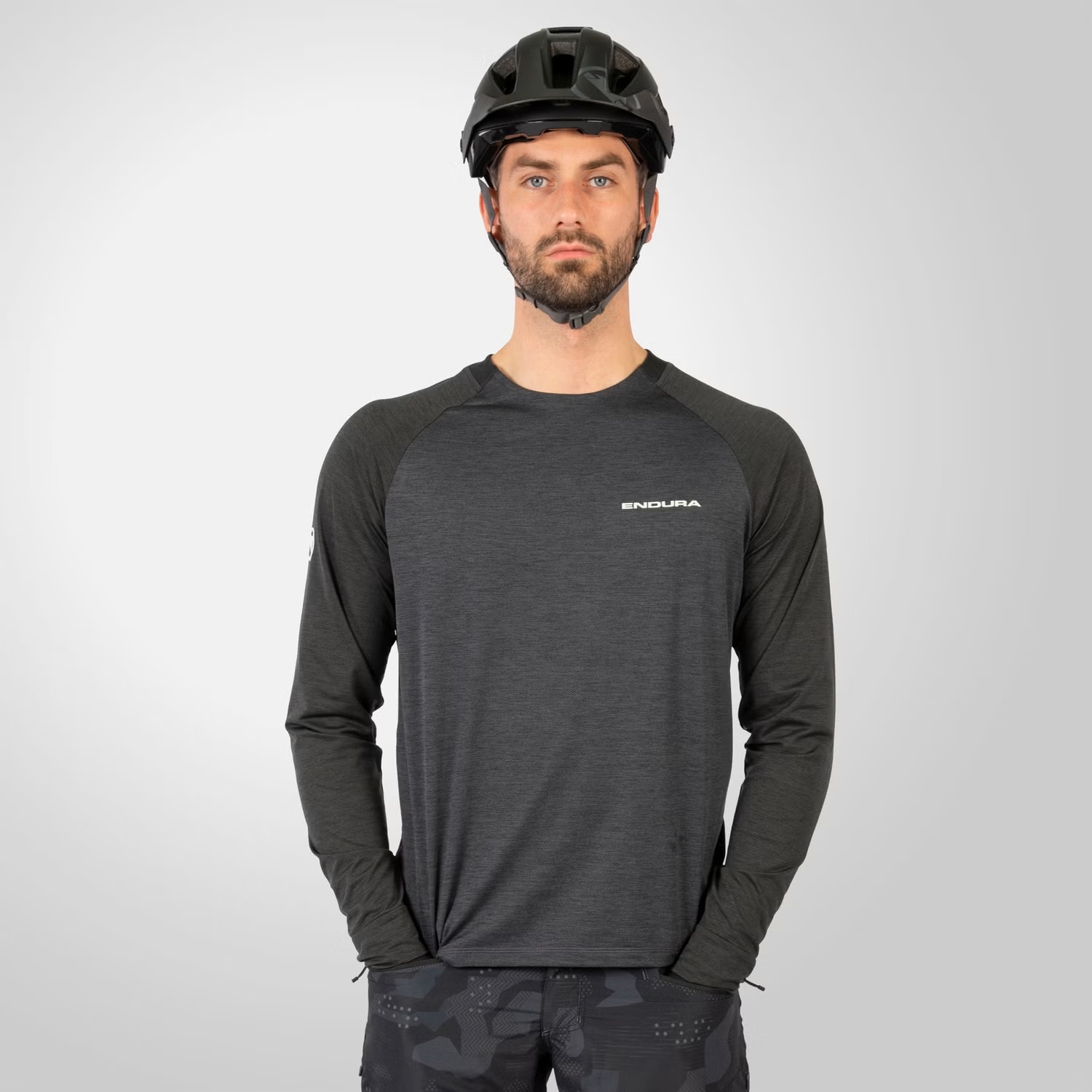 Endura SingleTrack Long Sleeve Jersey Men - pewter grey | BIKE24