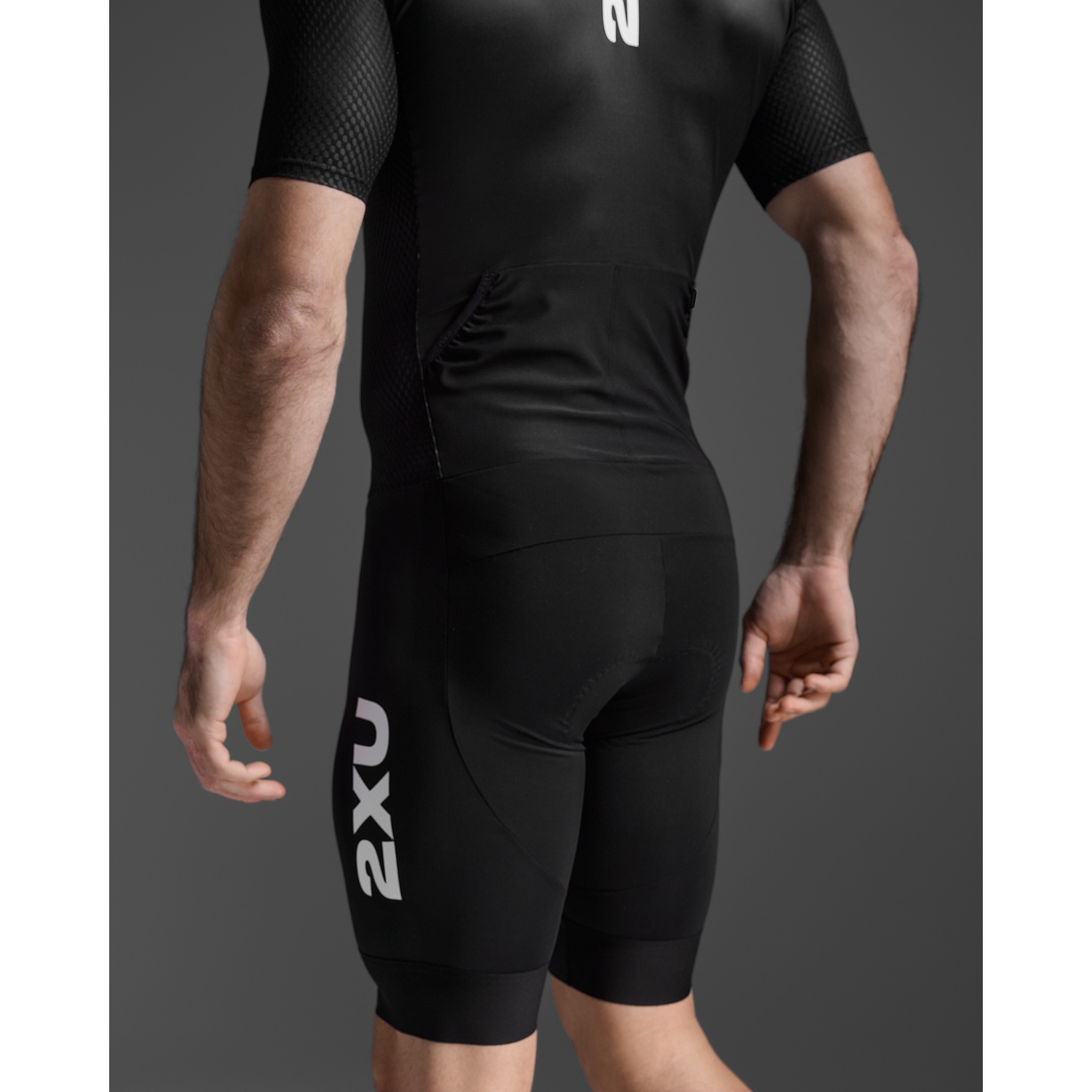 2XU AERO SLEEVED TRISUIT ブラック/ホワイト M Aero Sleeved Trisuit – 2XU