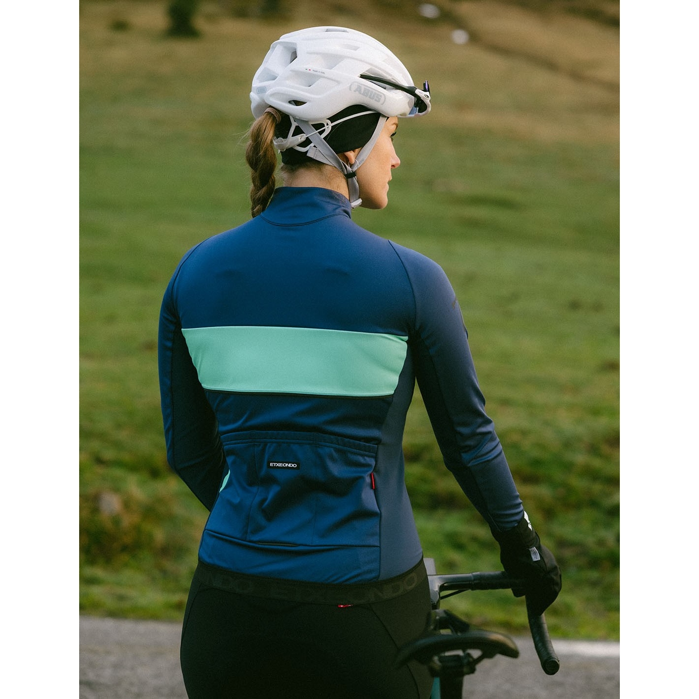 Etxeondo 76 Pro Gore-Tex Windstopper Jacket Women - Maritime Blue