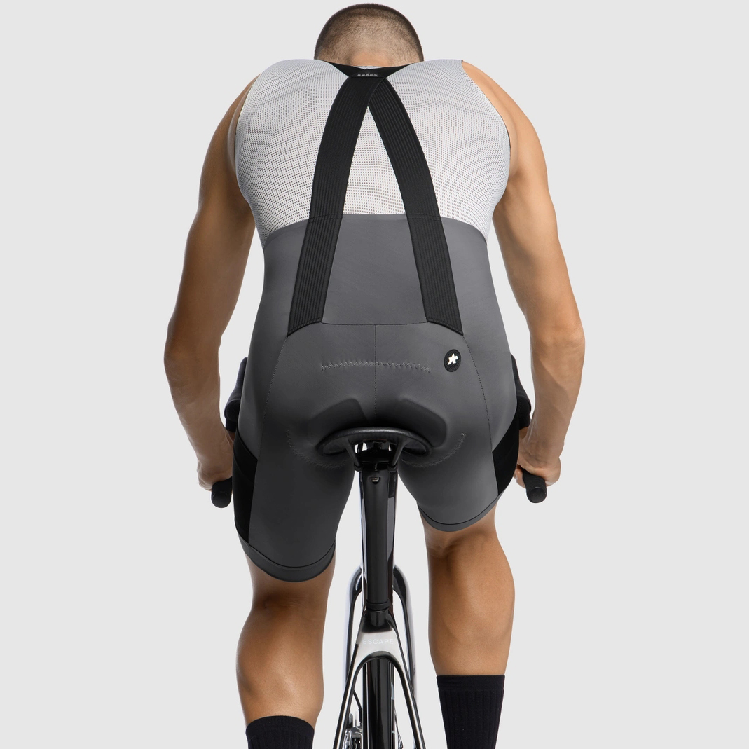 Assos TACTICA KIESKÄFER T5 Gravel Bib Shorts Men - robust grey