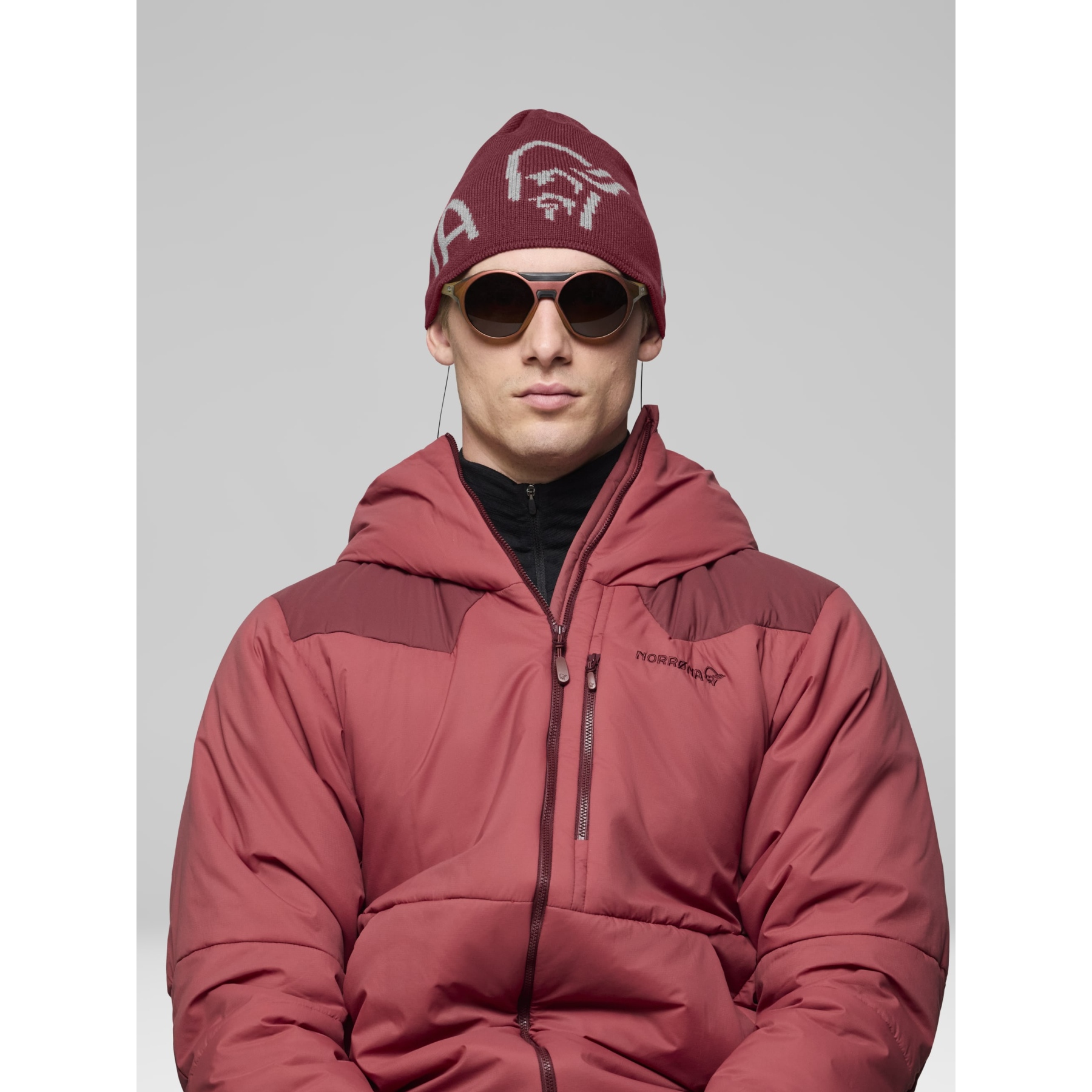 Norrona /29 mid merinoUll logo Beanie - Port | BIKE24