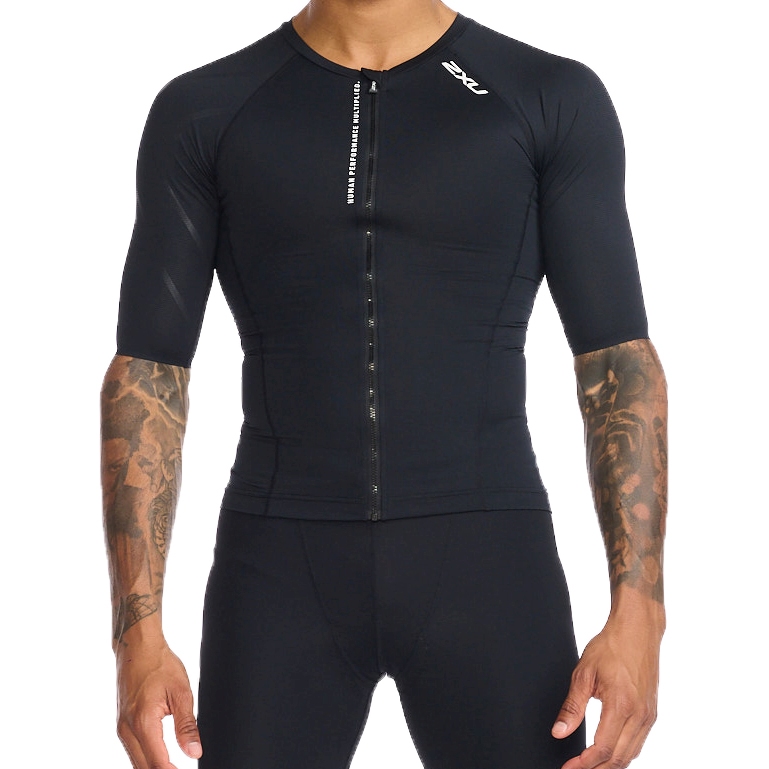 Produktbild von 2XU Aero Triathlon Kurzarm-Shirt Herren - schwarz/weiß