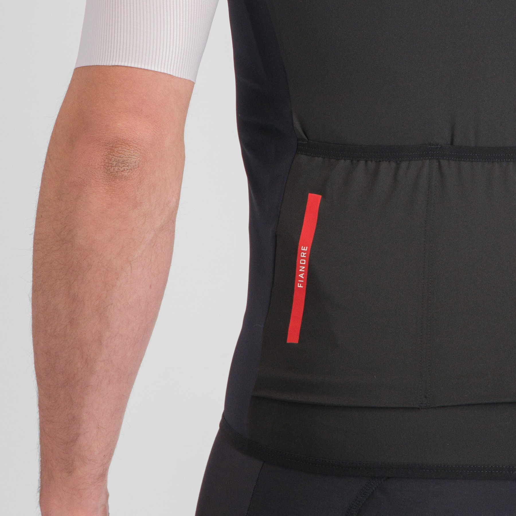 Sportful Fiandre Pro Vest Men - 002 Black | BIKE24