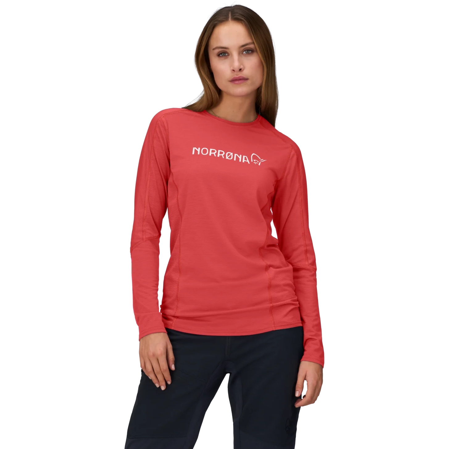 Picture of Norrona falketind equaliser merino round Neck Shirt Women - Paprika Red