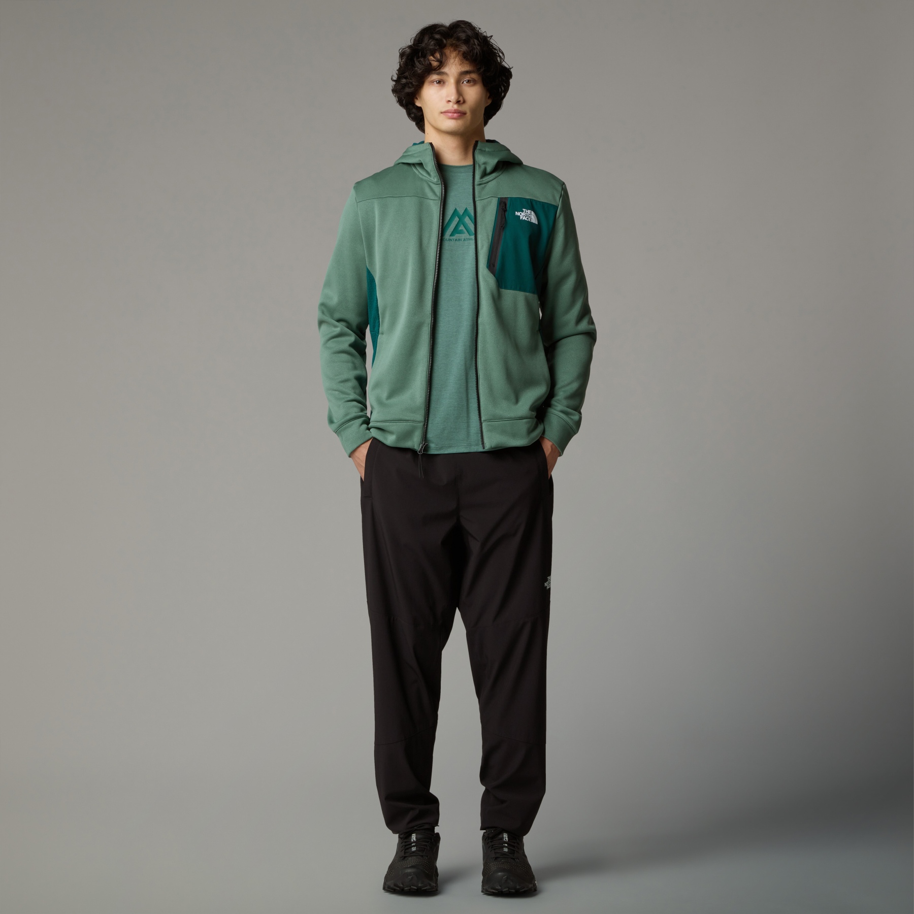 ① THE NORTH FACE Mountain Wind Pants The North Face Mountain Athletics Wind Pants Men - TNF Black