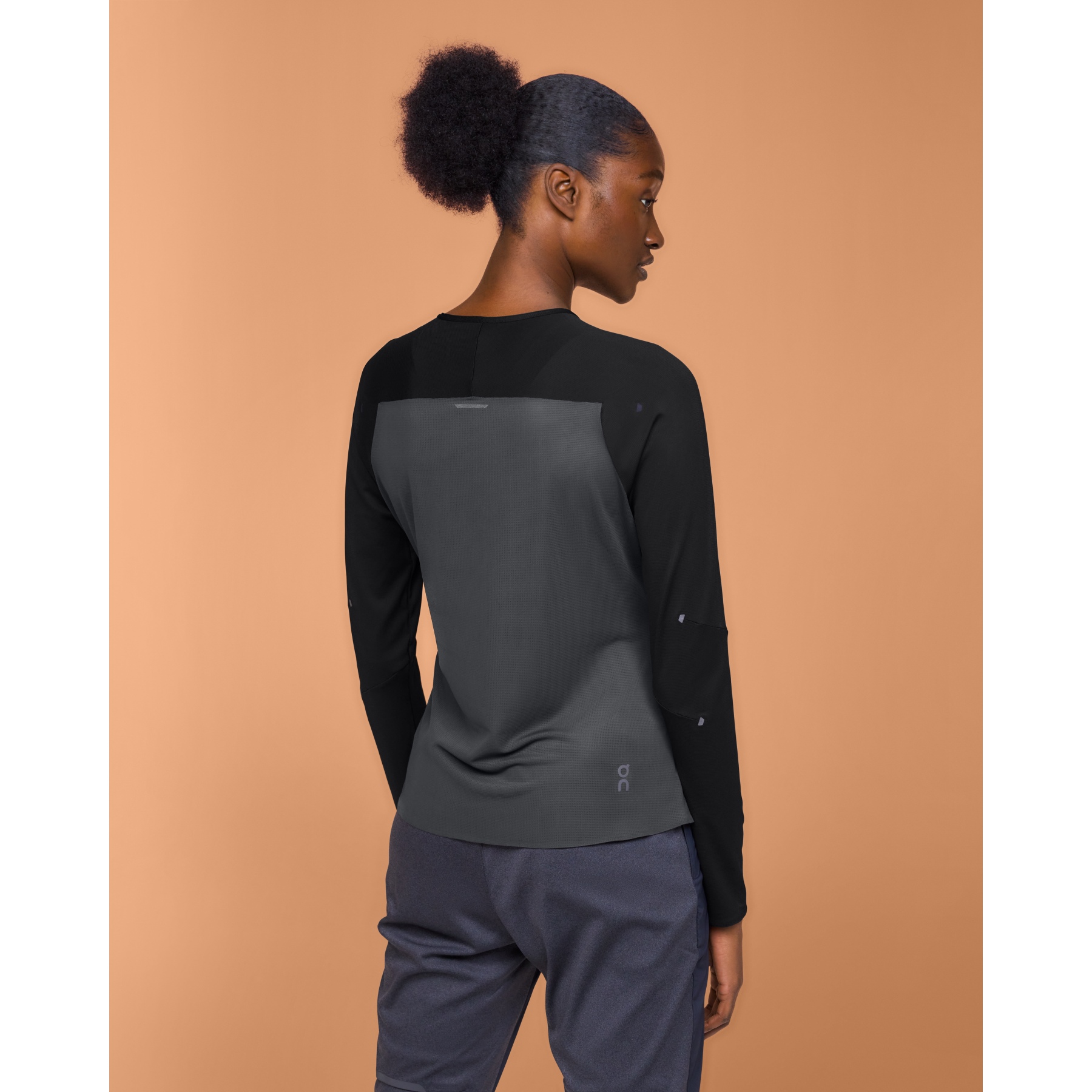 On Performance Long-T Running Shirt Women - Black | Eclipse