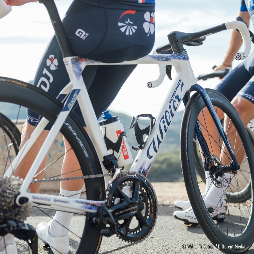 Carbon Fiber Water Bottle Cage Elite Rocko Carbon Bottle Cage