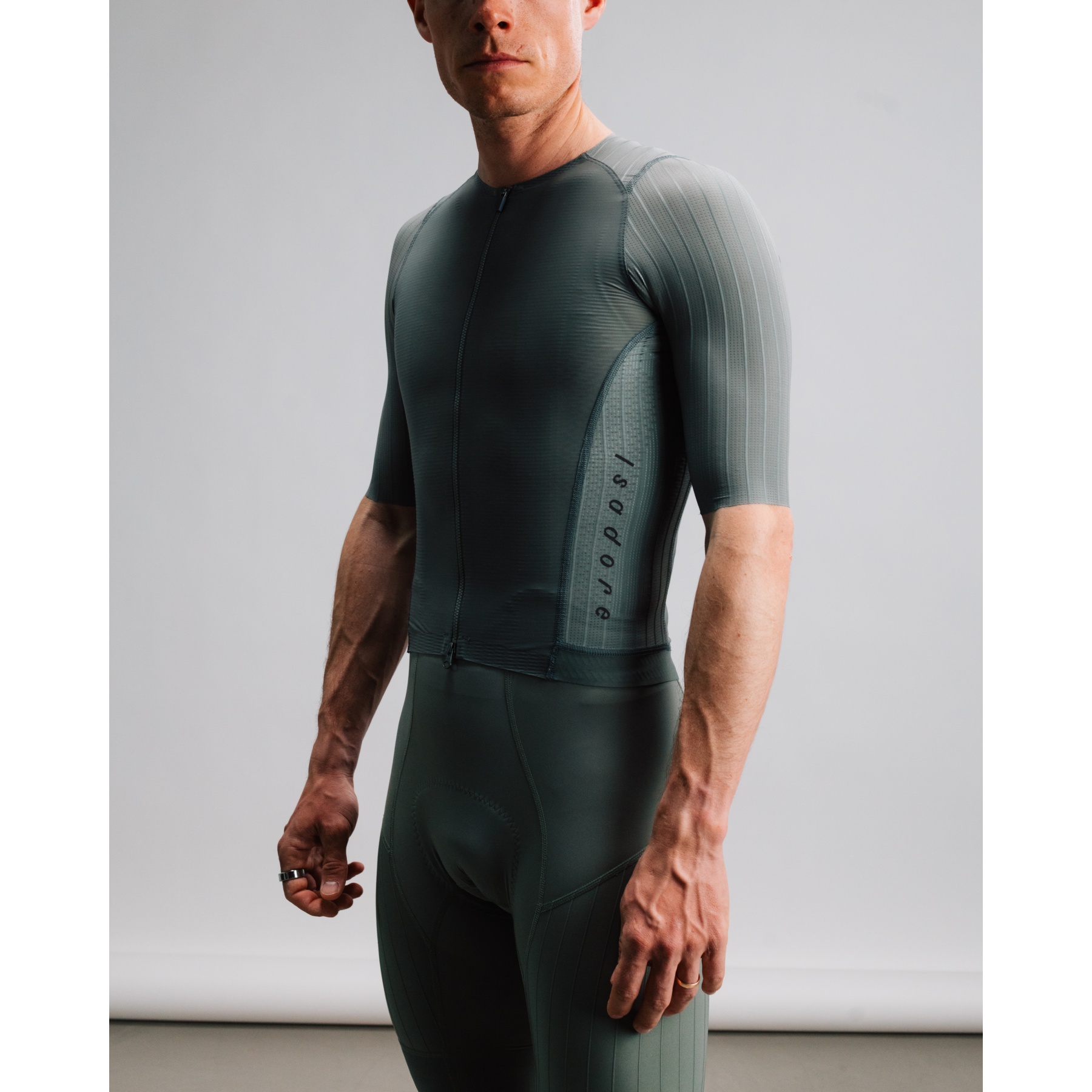 Isadore Echelon Aero Jersey Men - Mulled Basil | BIKE24