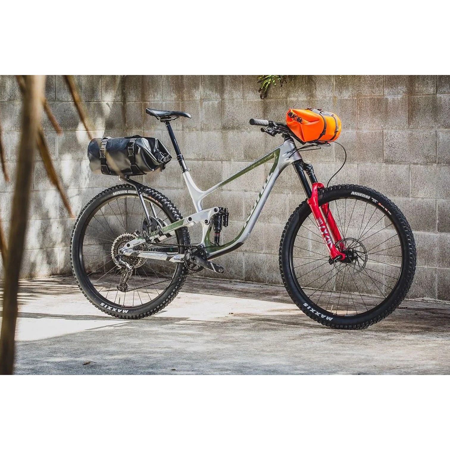 Aeroe AER Bag 12L Dry - Sac Étanche 12 Litres - Design Élégant Et Performance Fiable Pour Vélo & Sport