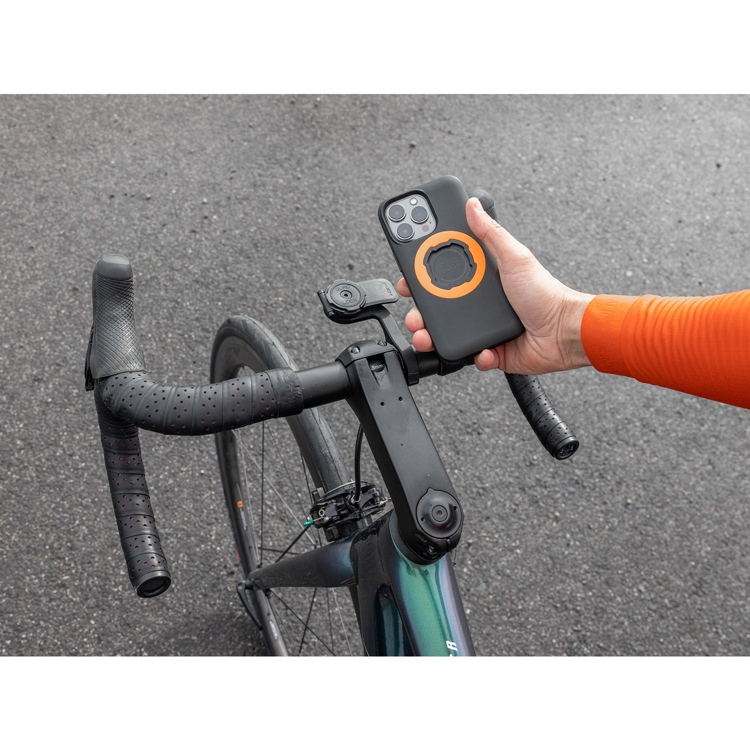 未使用　QUAD LOCK OUT FRONT MOUNT PRO と付属品 アウトフロントマウント PRO 自転車用スマホホルダー｜クアッドロック