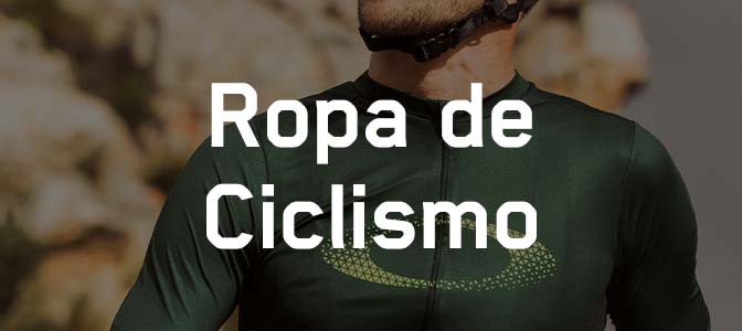 Hombre con ropa de bici Oakley