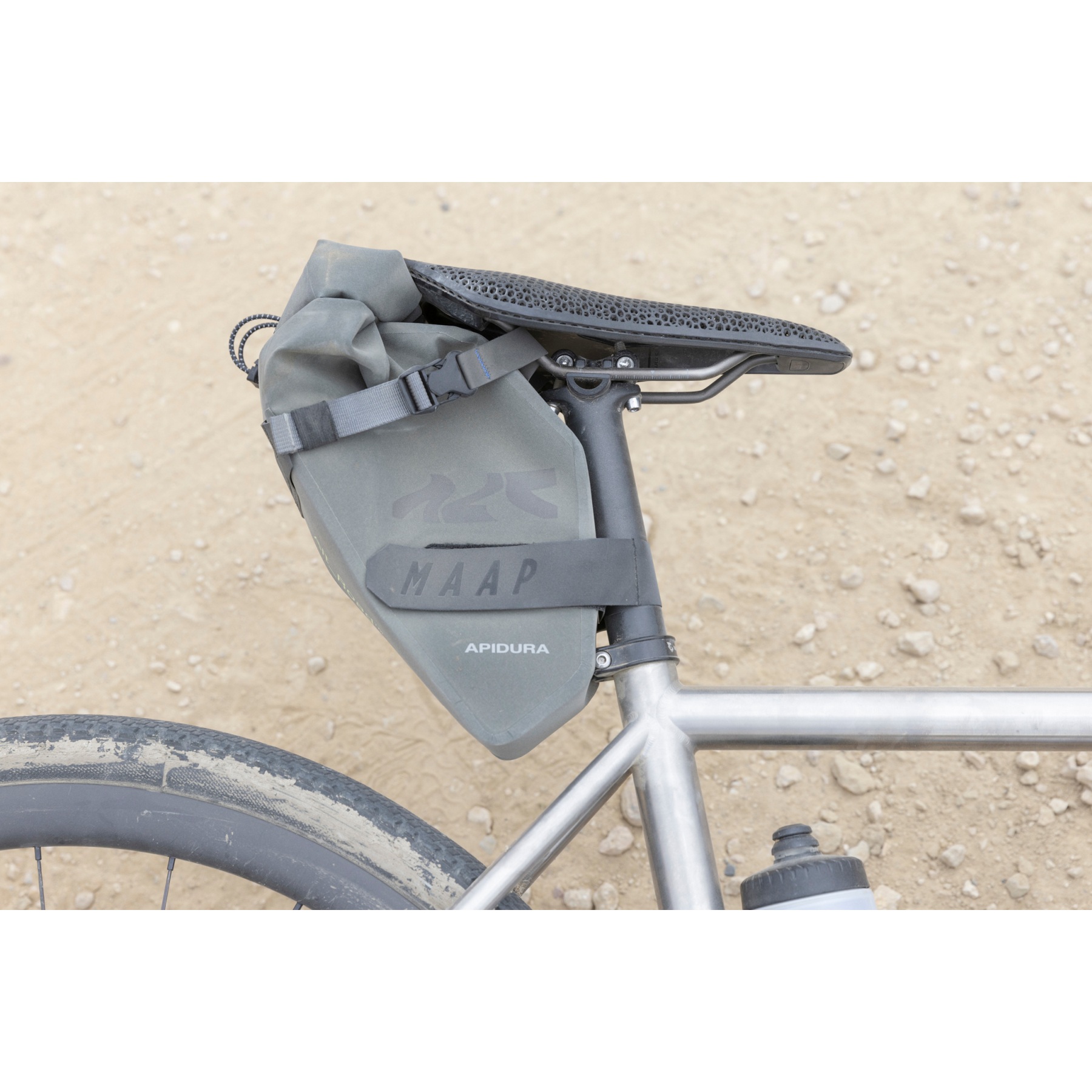 MAAP x Apidura Saddle Bag 7L - loam | BIKE24