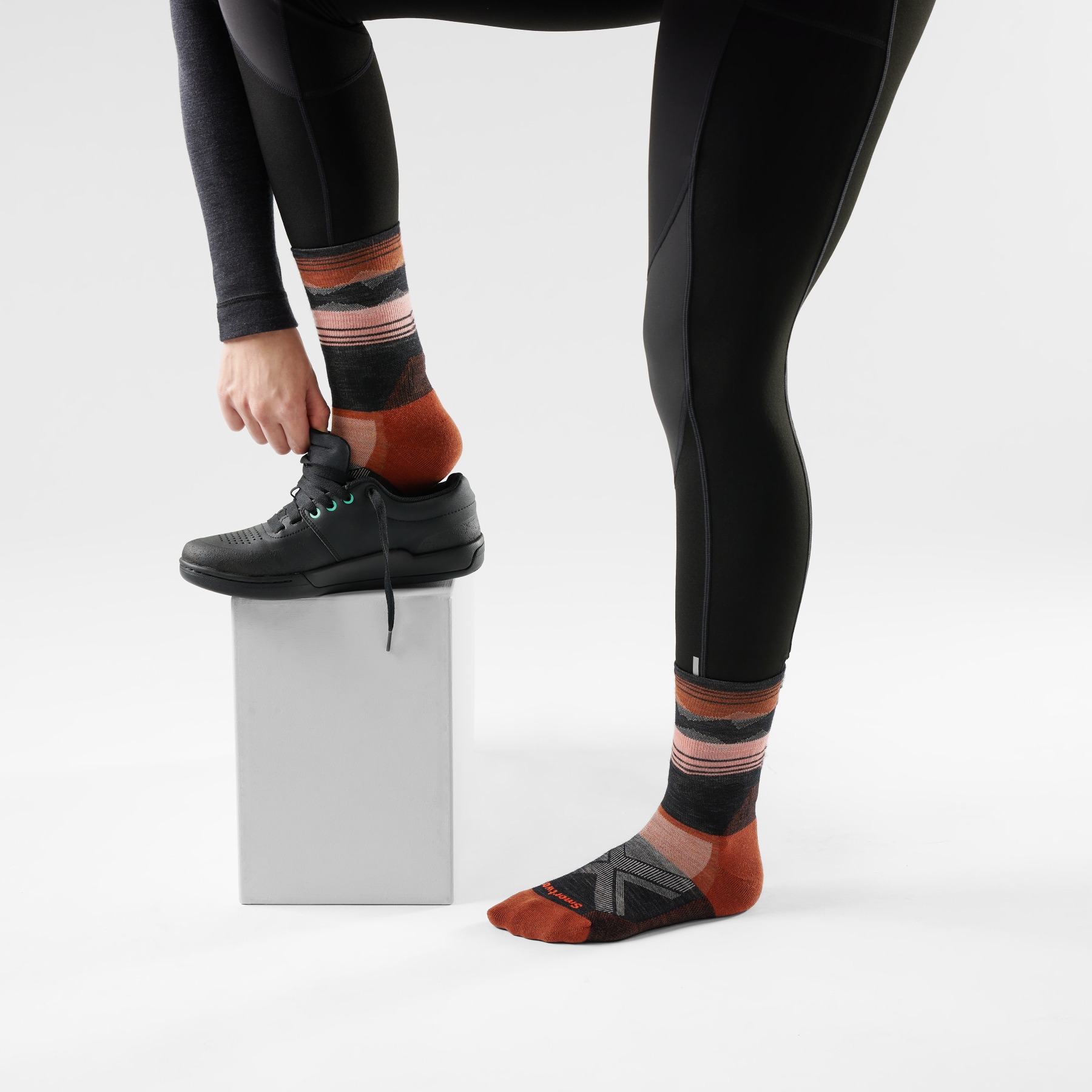 (取寄) スマートウール レディース バイク ターゲッティド クッション コールド ウェザー クルー ソックス Smartwool women Bike Targeted Cushion Cold Weather Crew Socks Black SmartWool Cold Weather Targeted Cushion Crew Bike Socks Women