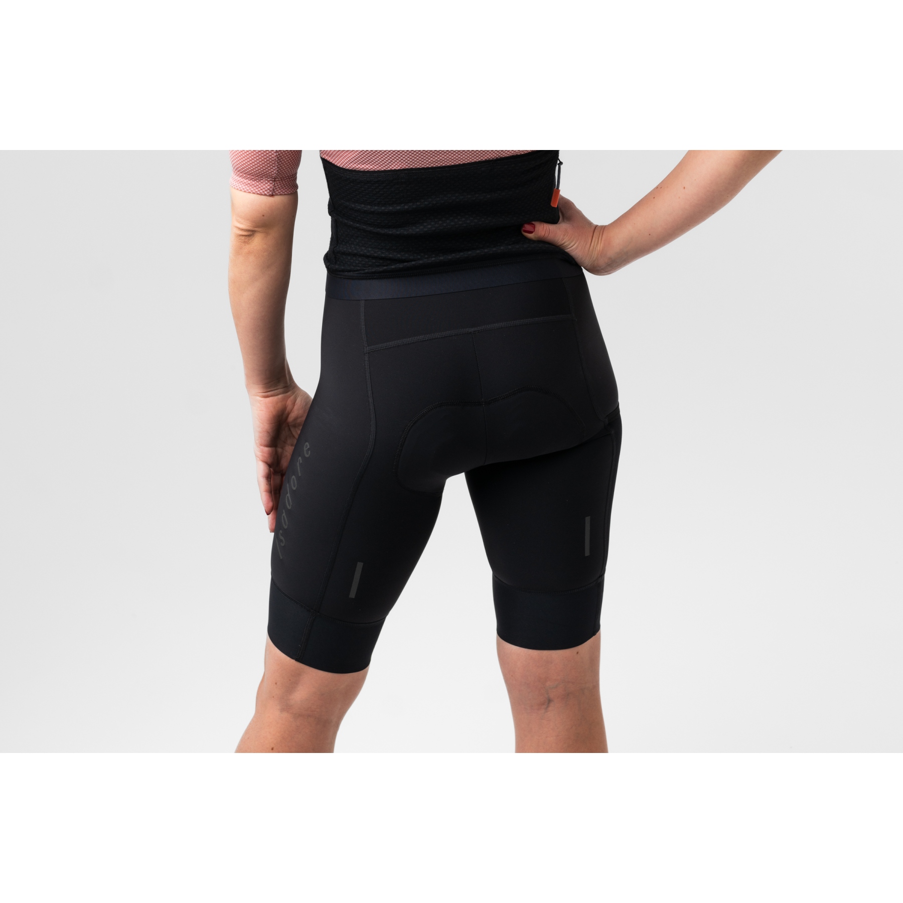Isadore Signature Bib Shorts 2.0 Women - Black | BIKE24