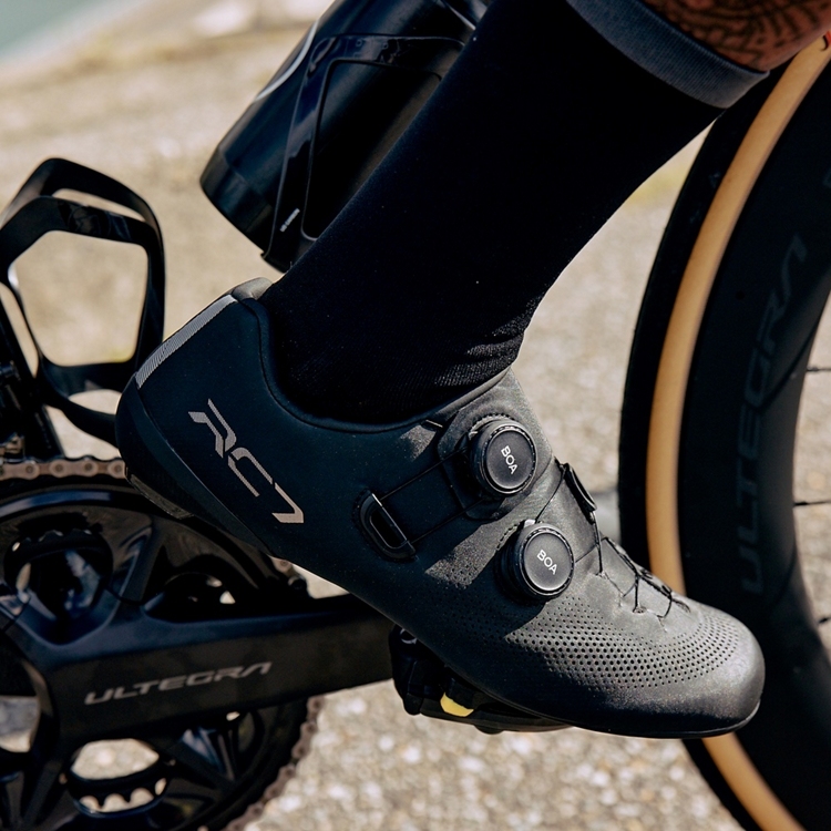Shimano SH-RC703 Road Shoes Men - Wide - Black | BIKE24
