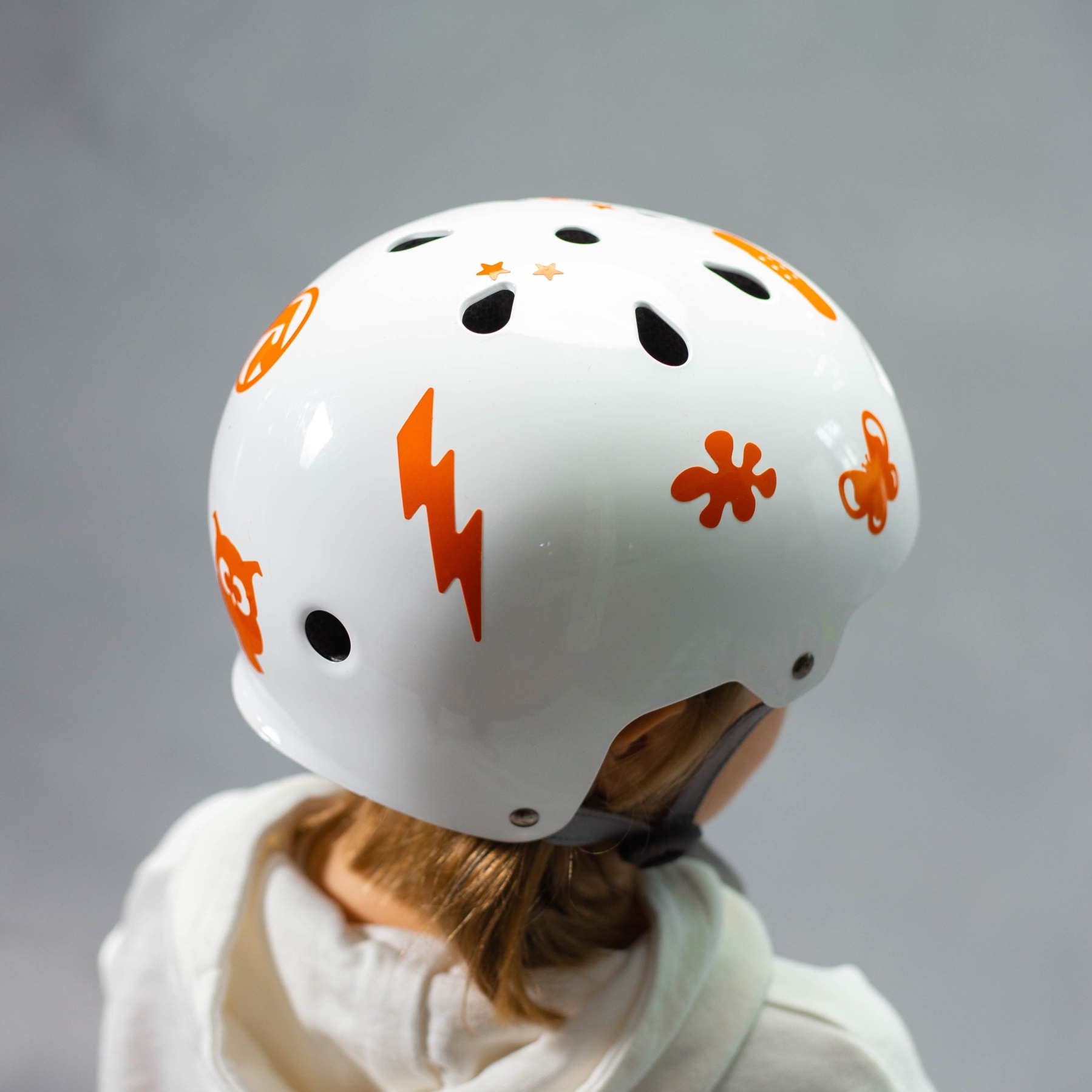 Biomar Labs® Set de 48 PVC Grande Visibilité Autocollant Réfléchissants Visibilité de Nuit, Sécurité Stickers pour Vélo, Casque, Poussette, Jouets, Caravane, Rouleau, Le Bateau Cercles Noir D 62