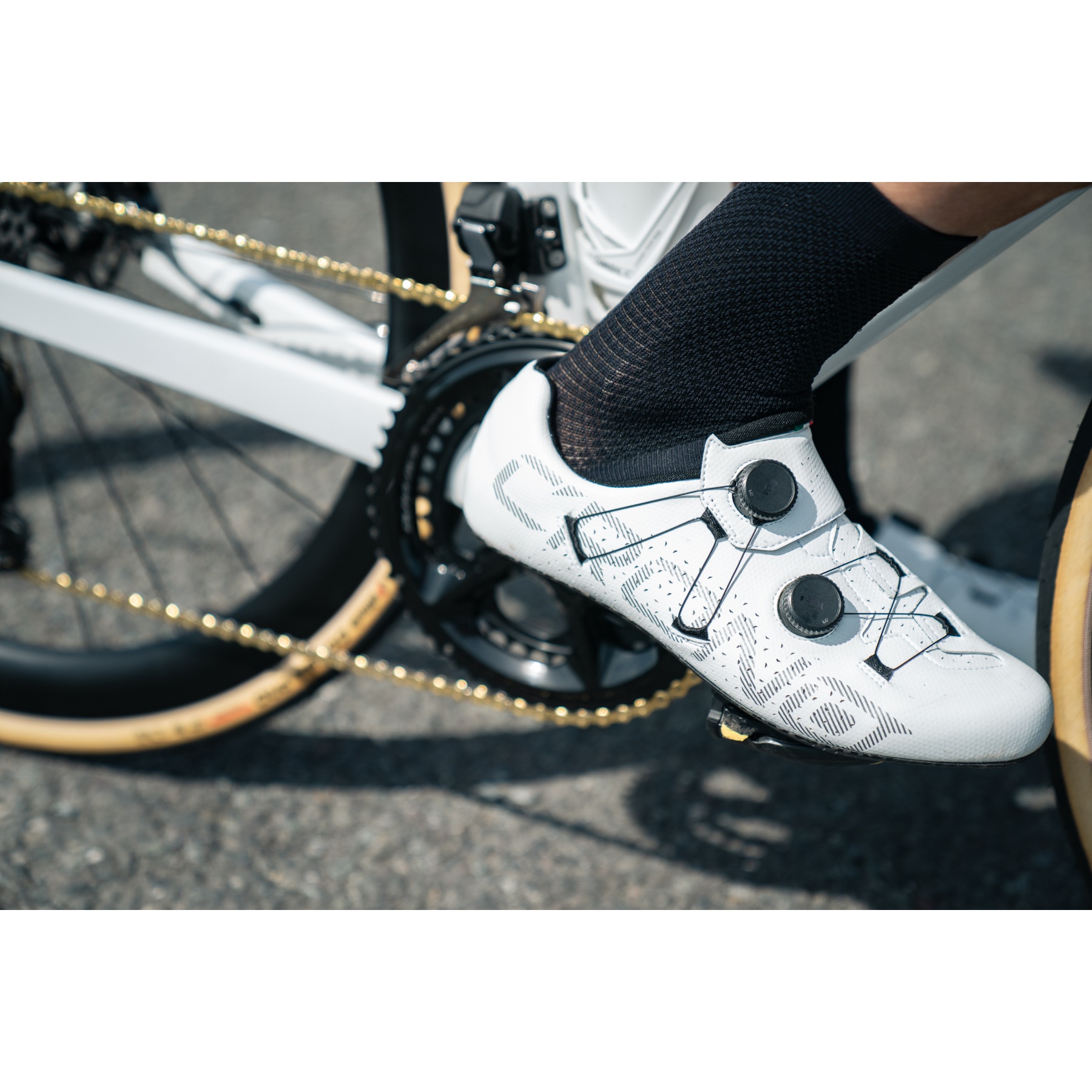 Crono CR1 Road Shoes - Black | Carbocomp Sole | BIKE24