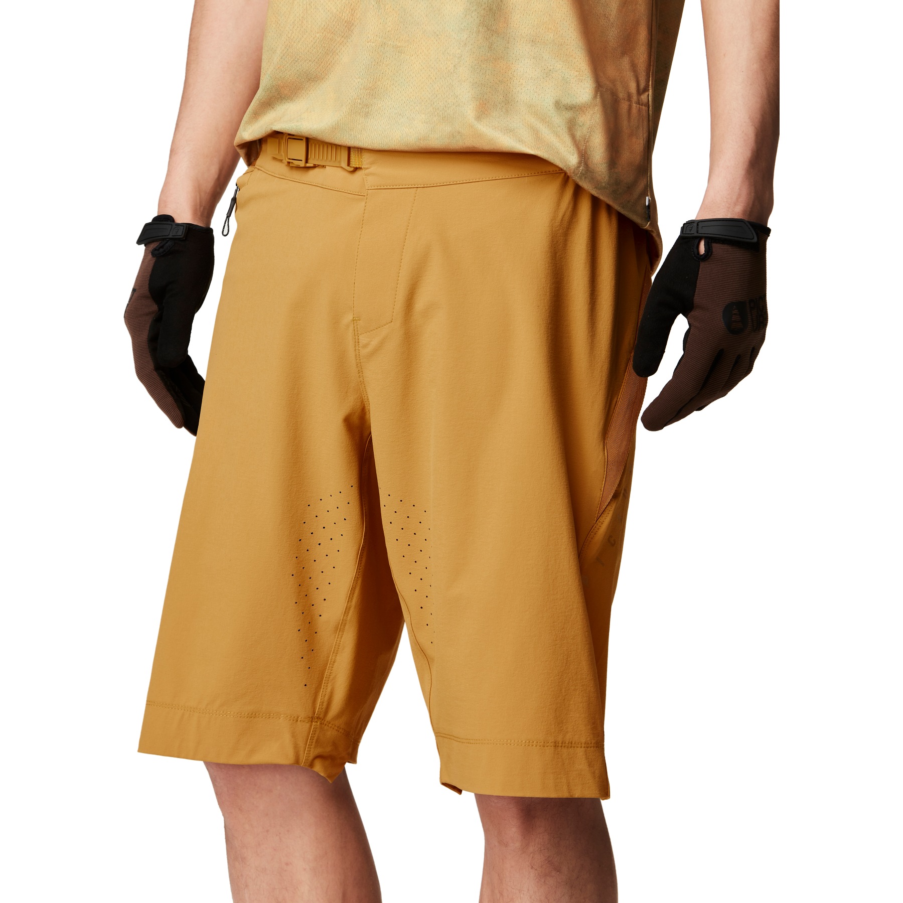 Picture of Picture Vellir 21 Inch Stretch Shorts Men - Spruce Yellow