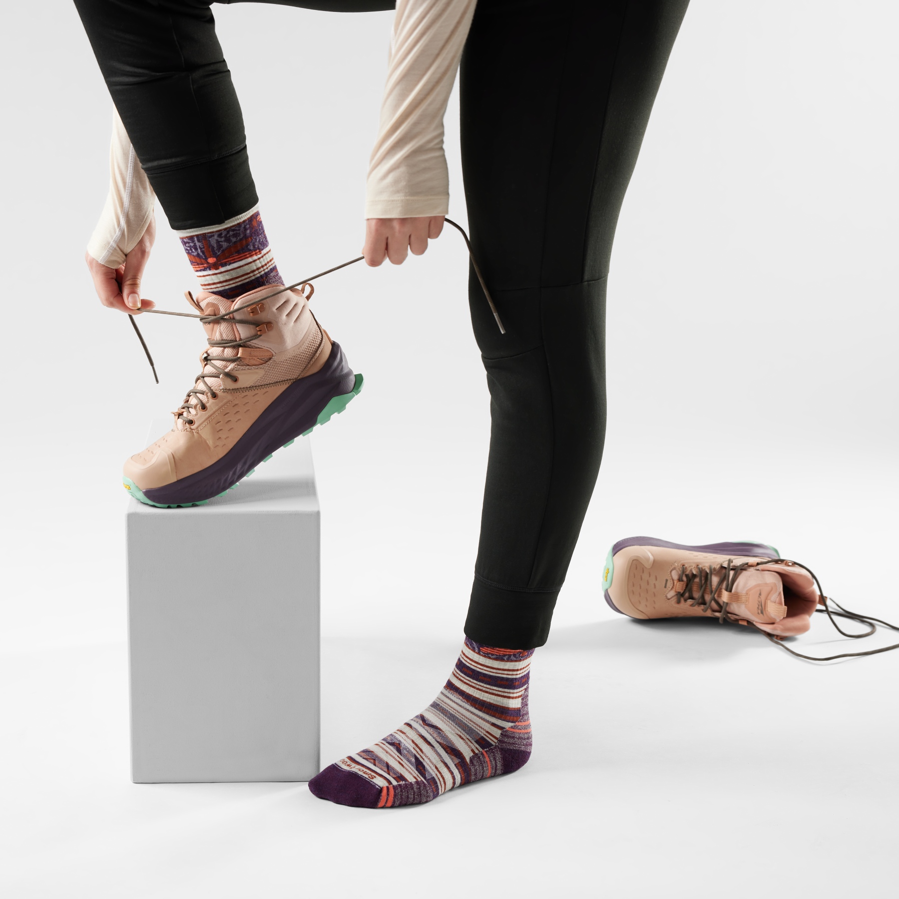 SmartWool Targeted Cushion Dragon Stitch Mid Crew Hiking Socks