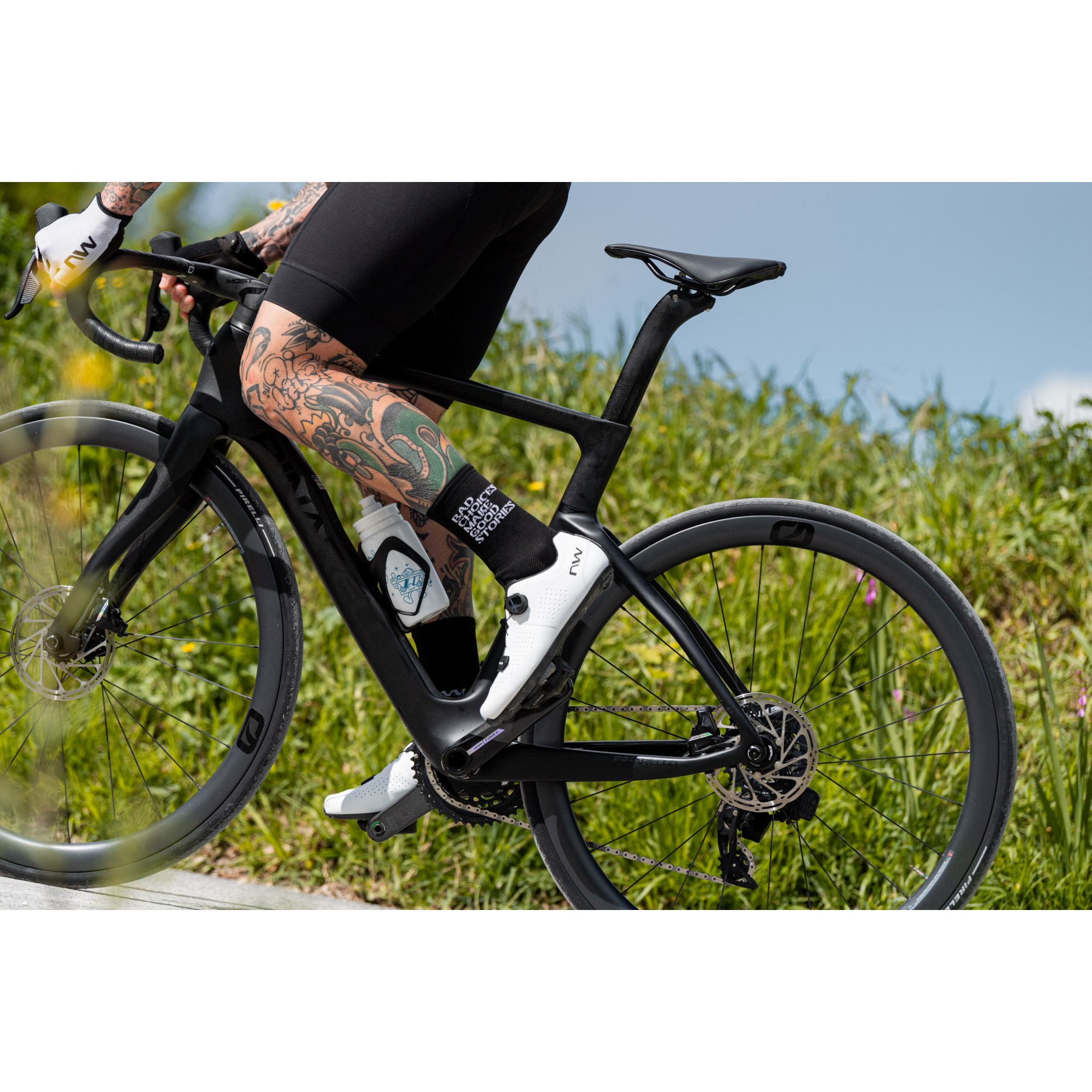 NORTH WAVE STORM CARBON ブラック/ホワイト 39 STORM CARBON