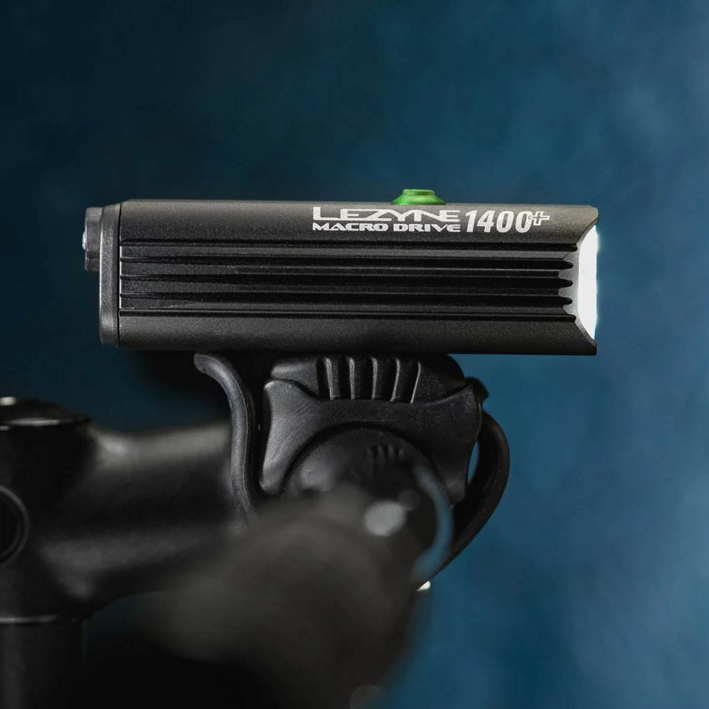 Lezyne Macro Drive 1400+ Loaded Kit Fietslamp Vooraan - satin