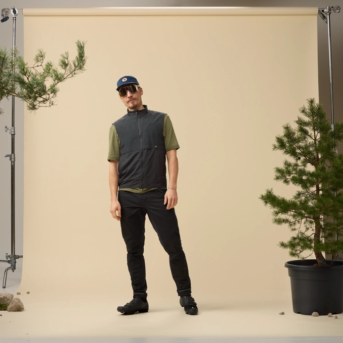 Fjällräven Hoja Adventure Cycling Vest Men - black | BIKE24