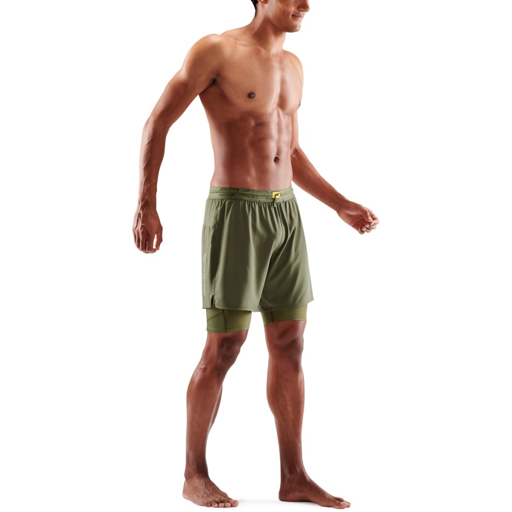 SKINS 3-Series Superpose Fitness Shorts in Men Khaki BIKE24