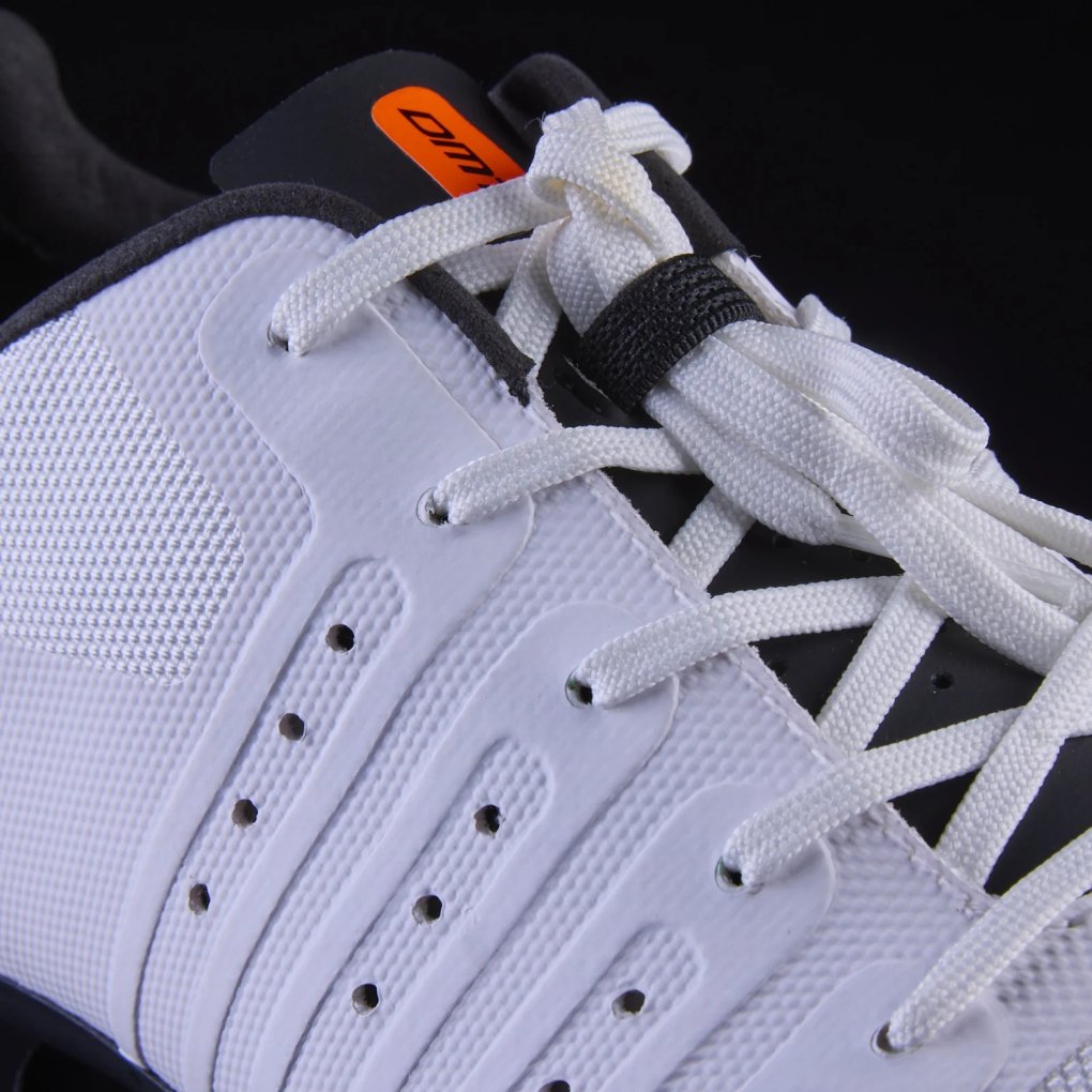 Chaussures Vélo Route DMT KR4 – Blanc/noir, Neuves