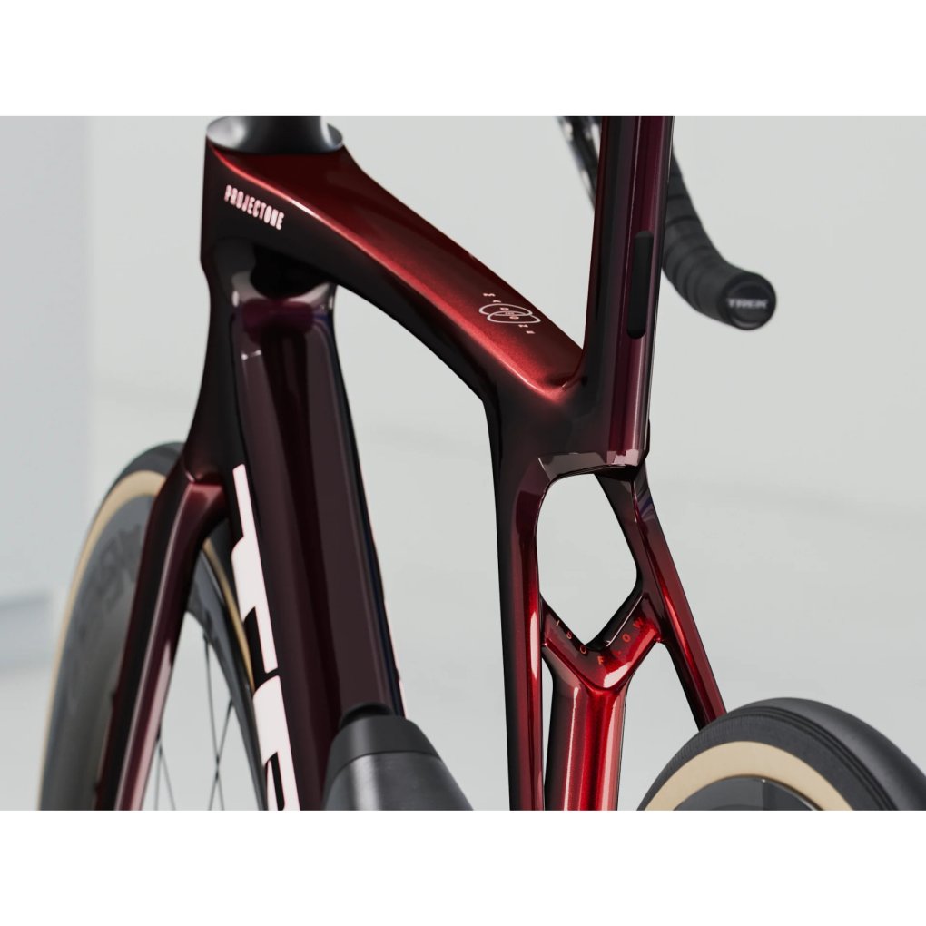 Trek MADONE SLR AXS Gen Carbon Road Bike 2025 Carbon Red