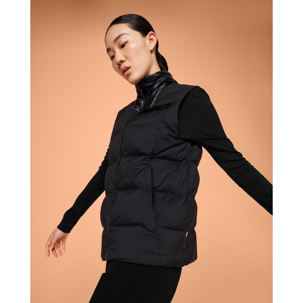 On challenger vest women’s S 【未使用級】 on-challenger-vest-women-black
