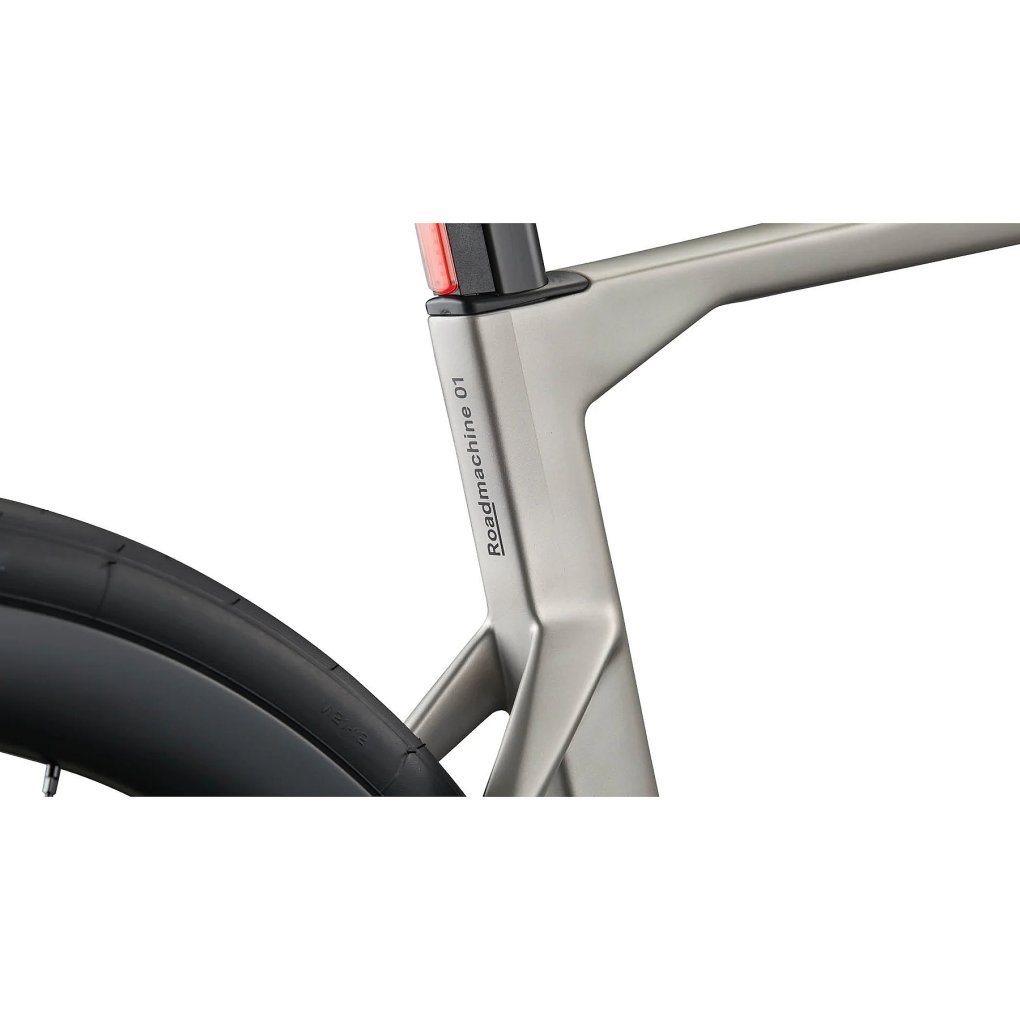 BMC ROADMACHINE 01 THREE - Carbon Roadbike - 2027 - arctic silver