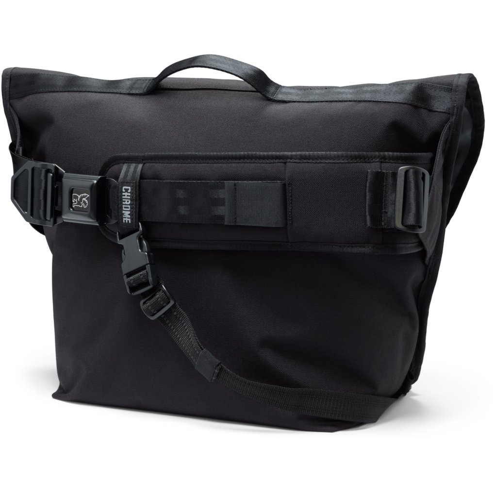 [美品中古] CHROME CTZ 15L MESSENGER BLACKXRF CTZ 15L MESSENGER(シーティーゼット 15L メッセンジャー