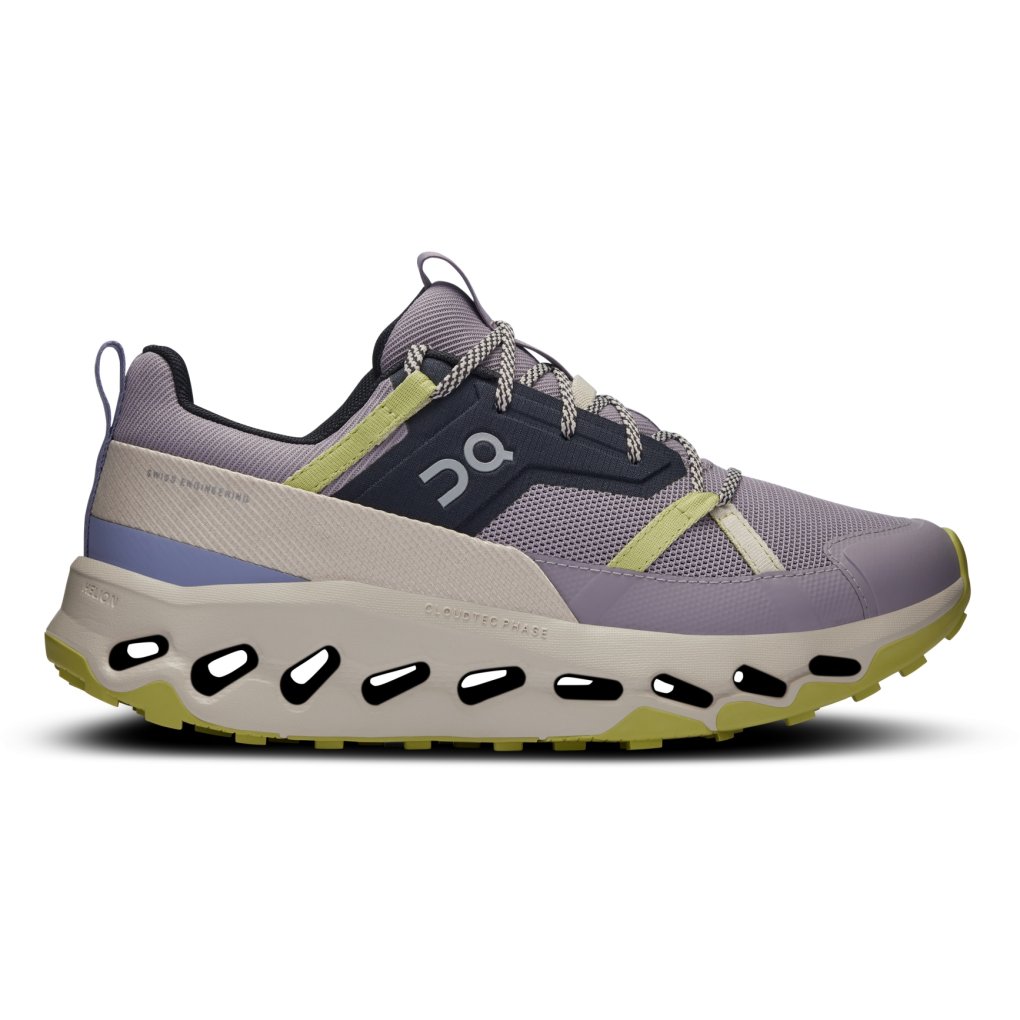 on-cloudhorizon-women-hiking-