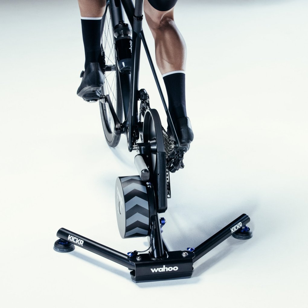 アクセサリー wahoo KICKR V6 Wahoo KICKR v6 WIFI - Cyclette Trasmissione Diretta - nero | BIKE24