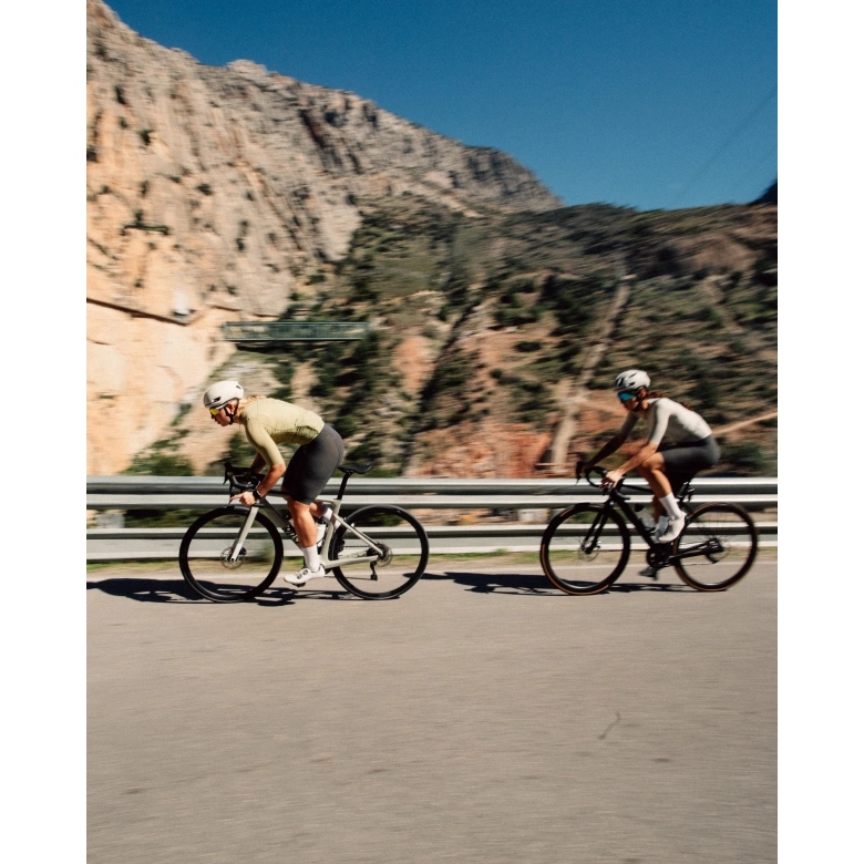 welcher rennrad schlauch ist der beste milKit TPU Fahrradschlauch – Ultraleicht, Pannensicher & Nachhaltig – TPU Rennrad, Gravel & MTB – MTB Schlauch 27,5 Zoll (50-584 – 64-584) und 29 Zoll (50-622 – 64-622) Sport & Freizeit Favorite Cold Weather Gear Tan Colour:Shiny Rainbow Silver