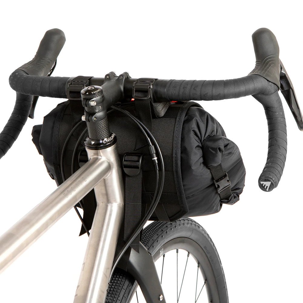 RESTRAP BAR BAG 14L ハンドルバーバッグ Restrap Bar Bag - 14L - black/orange | BIKE24