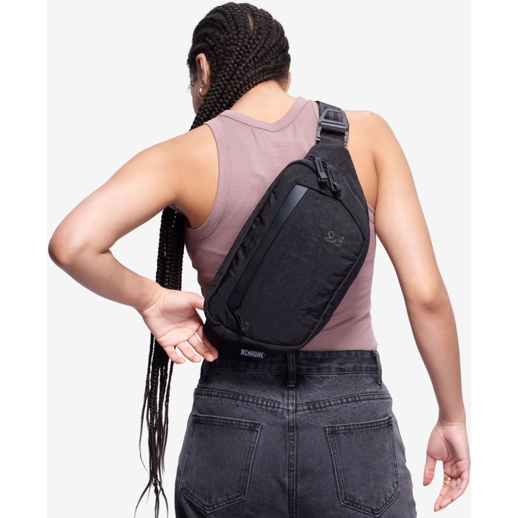 HideandSeek×CHROME SABIN 6L SLING chrome-sabin-sling-6l-black-1-