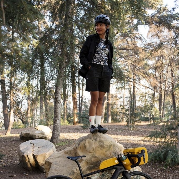 SPECIALIZED ウィンドブレーカー S ブラック Specialized Fjällräven Rider's Wind Jacket Women - black | BIKE24