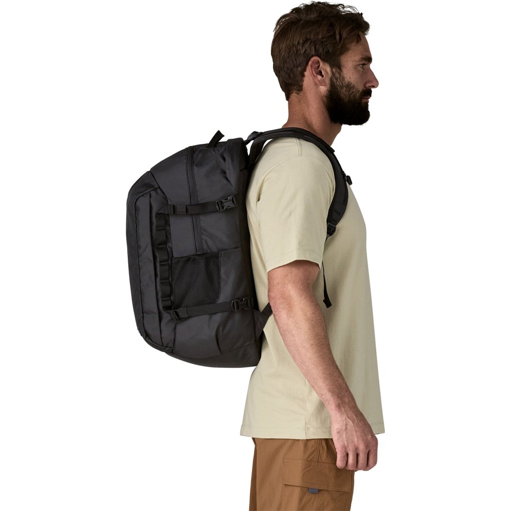Patagonia Refugio Day Pack 32L - Black | BIKE24