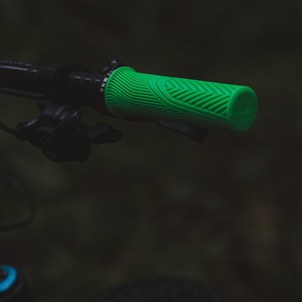 PNW Components Loam Handlebar Grips Lock-On XL (34mm) moss