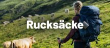 VAUDE – Rucksäcke Frau mit VAUDE Rucksack beim Wandern in alpiner Landschaft