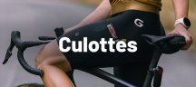 GONSO - Pantalones y pantalones cortos de alta calidad y funcionales Persona con un culotte de ciclismo negro GONSO sobre una bicicleta