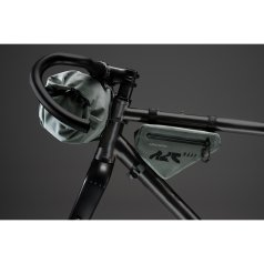 x Apidura Handlebar Pack　【9L】 Apidura Expedition Handlebar Pack - La Bicicletta Toronto
